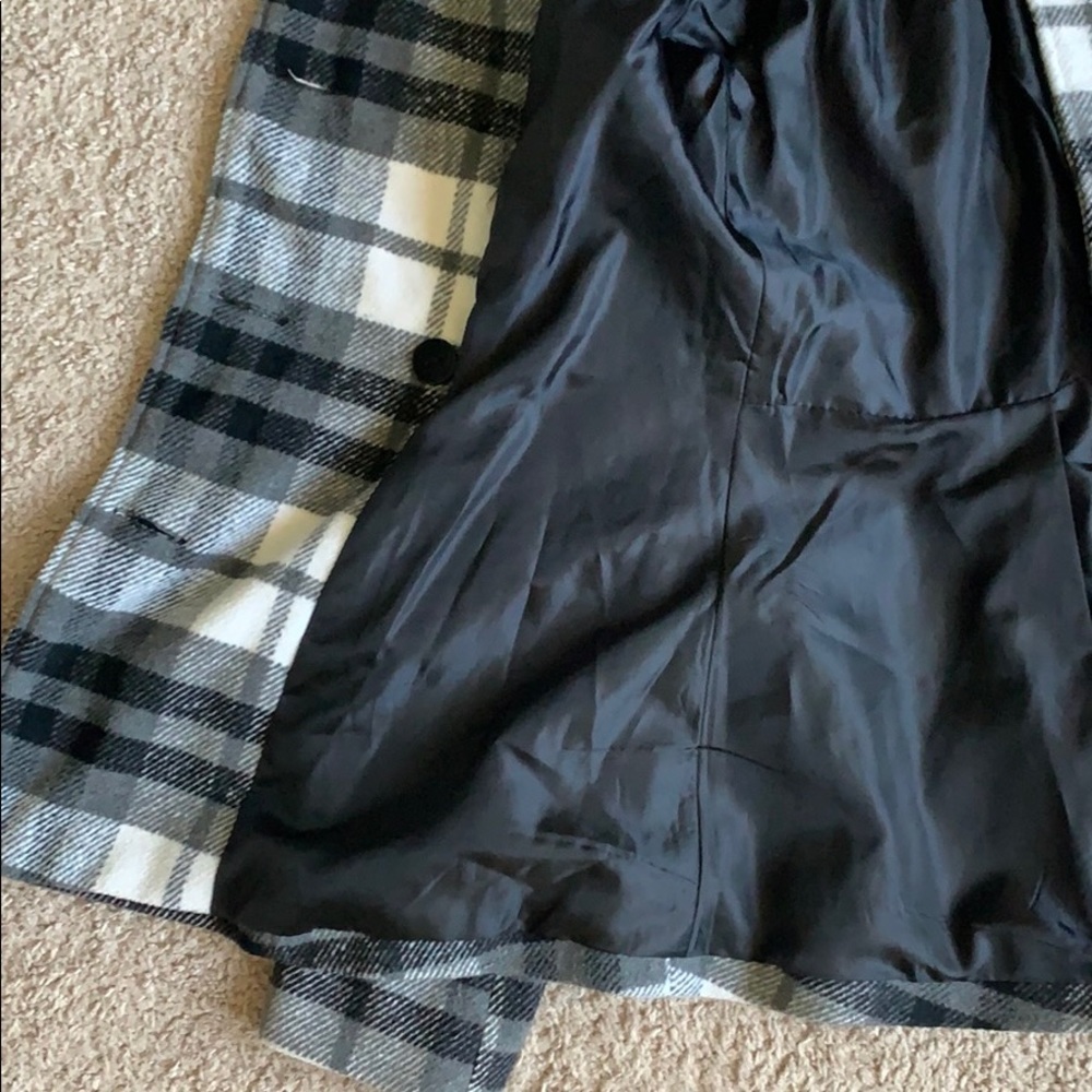 Coat - Picture 2 of 2